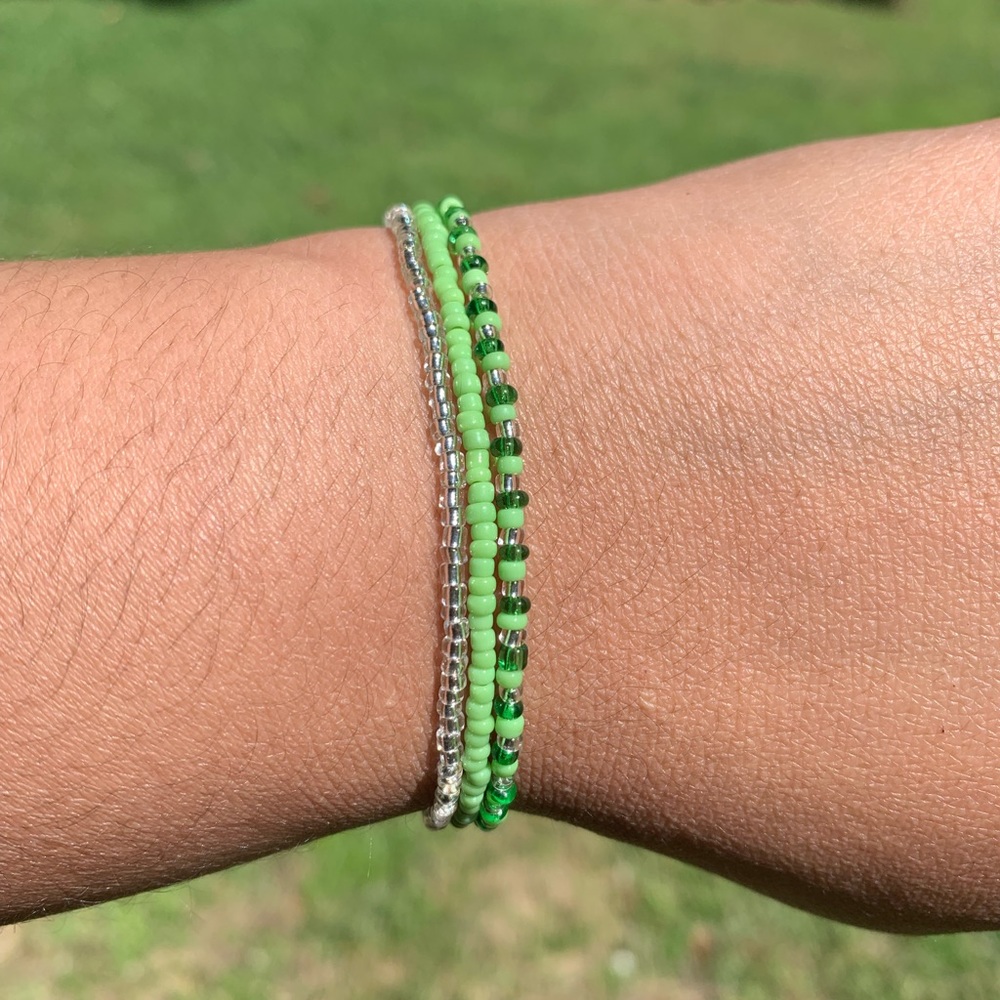 Beaded or clay Bracelets 💕 I can make any color!